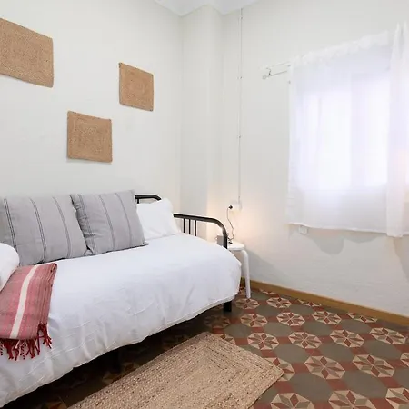 Hogar Tradicional Con Balcon Cerca De La Playa * 瓦伦西亚